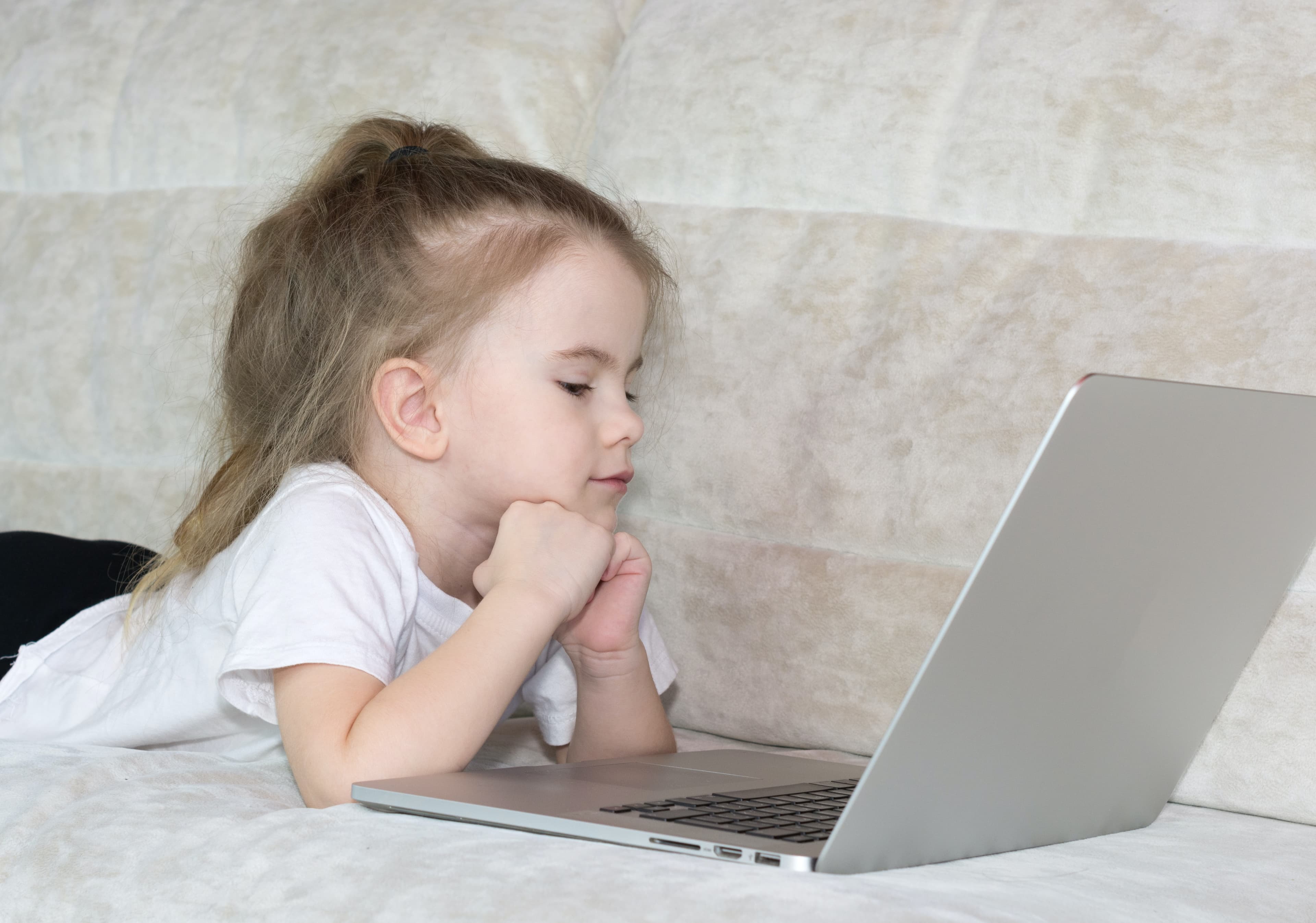 How Parents Can Protect Autistic Children Online