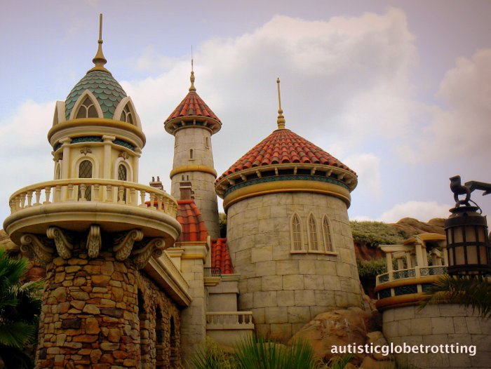 Clothing Tips When Taking Kids with Autism to Disney World building Clothing Tips When Taking Kids with Autism to Disney World building