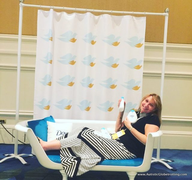 Seven Reasons to Attend the Mom 2.0 Summit dove