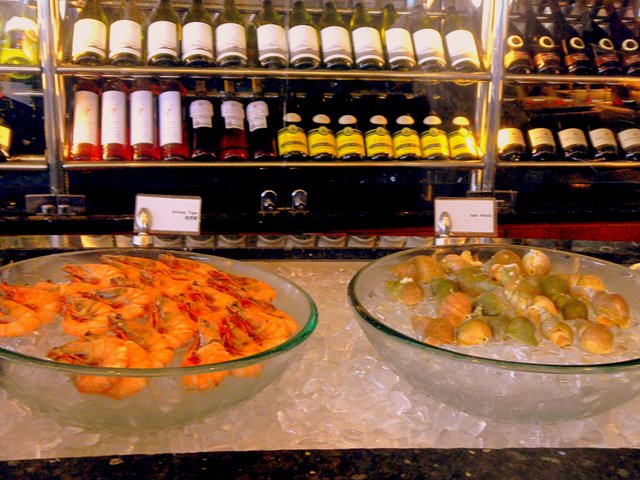 Quality Family Relaxation at JW Marriott Hong Kong shrimp Quality Family Relaxation at JW Marriott Hong Kong shrimp