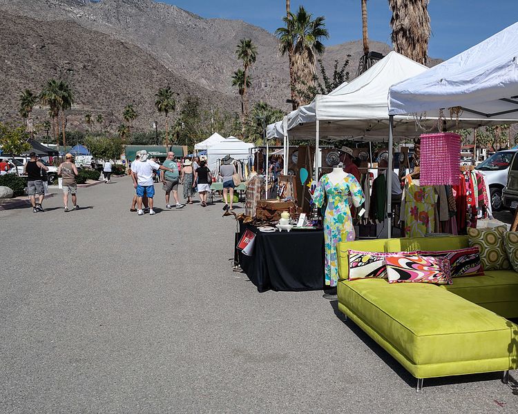 palm springs flea mart